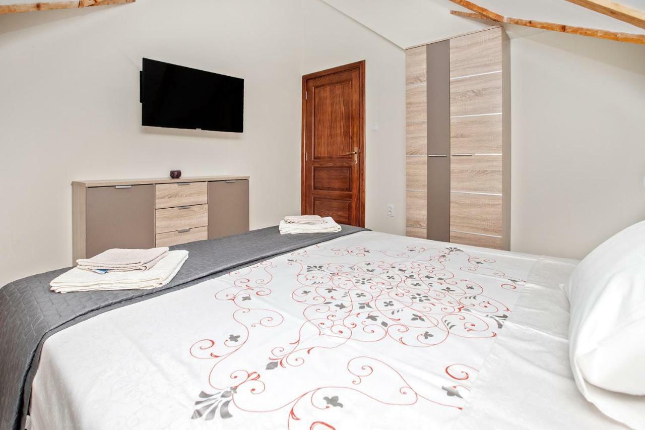 Apartments Isja Tivat Eksteriør billede