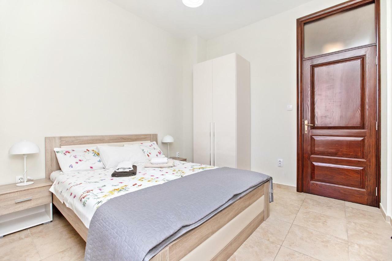 Apartments Isja Tivat Eksteriør billede