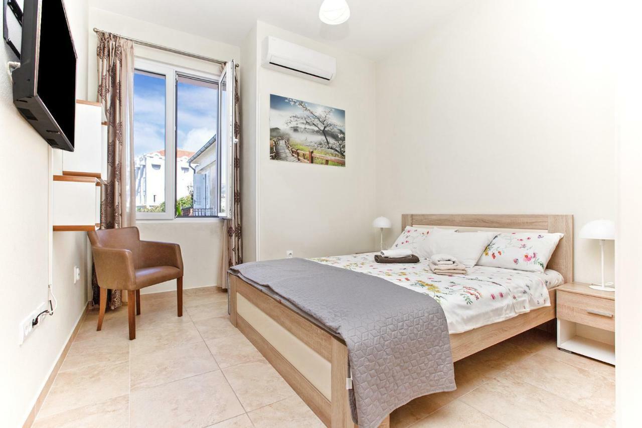 Apartments Isja Tivat Eksteriør billede